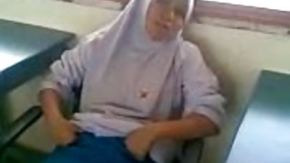 不正行為を行った金髪奥様雑 素人 の エロ